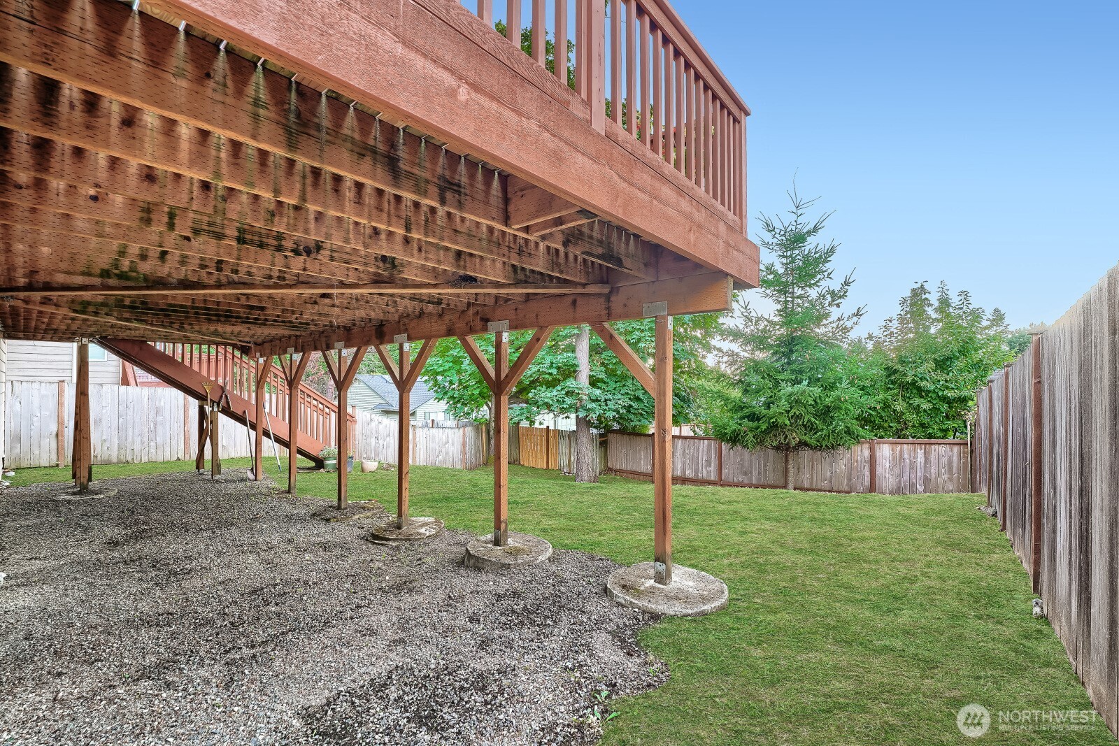 537 Ne Queen Avenue Property Photo 24