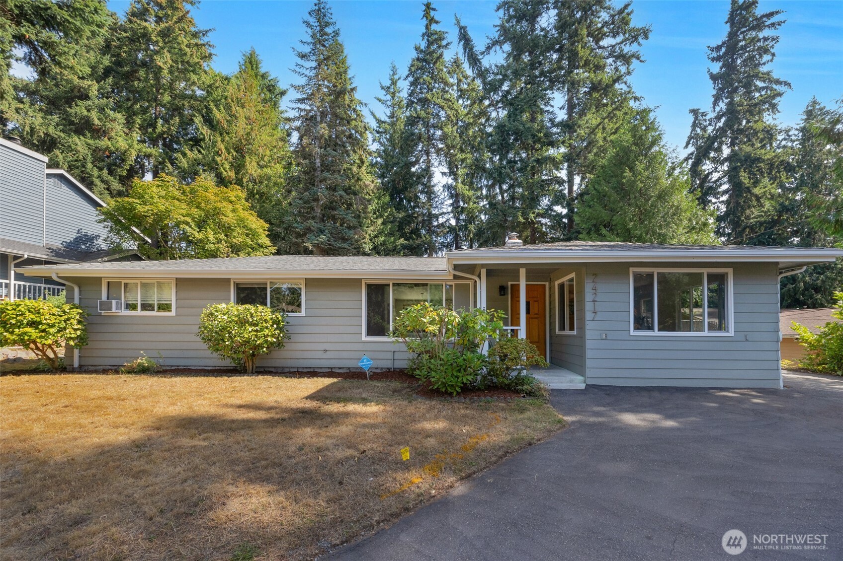 24217 4th Place Property Photo 2