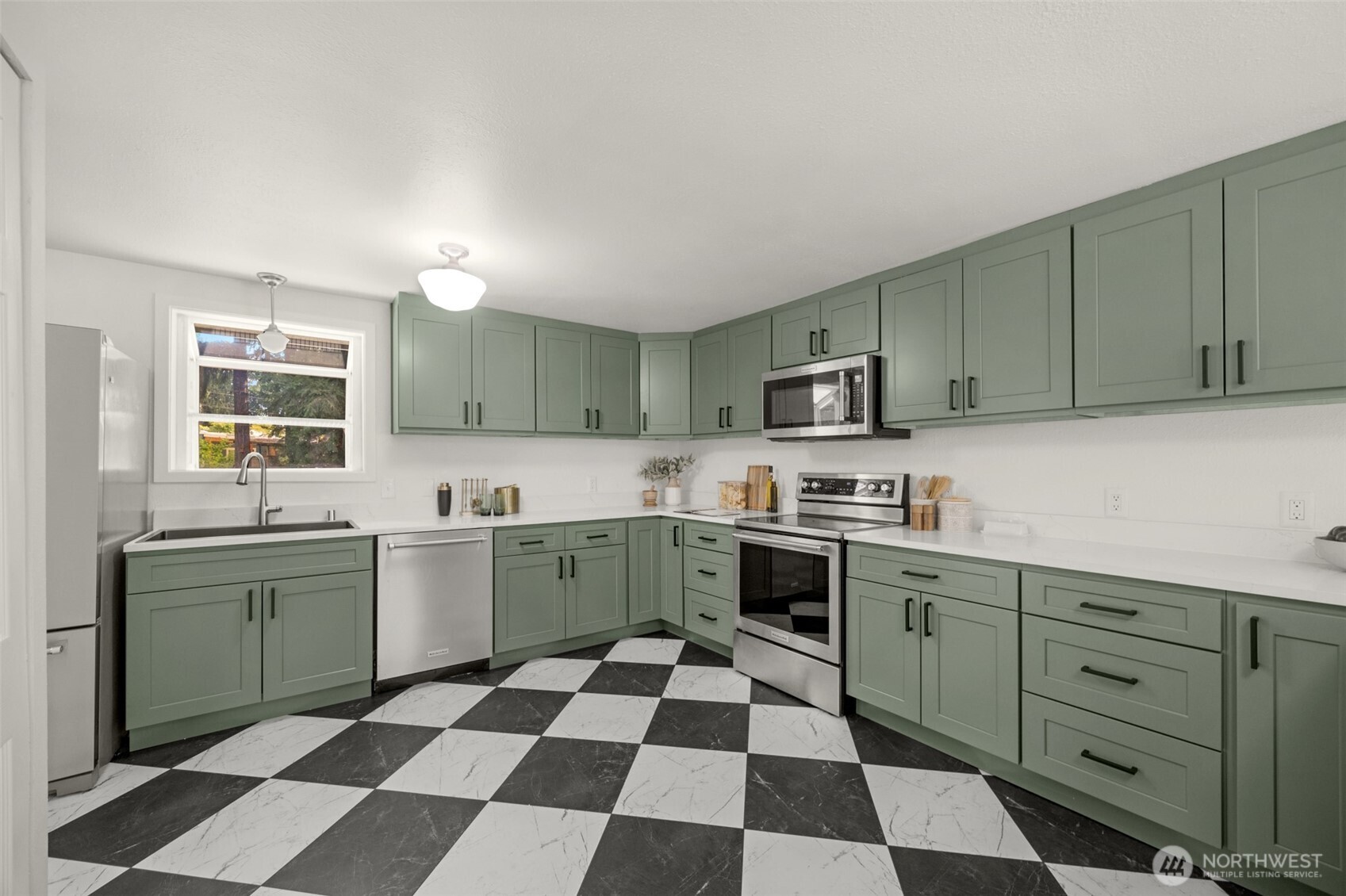 24217 4th Place Property Photo 13