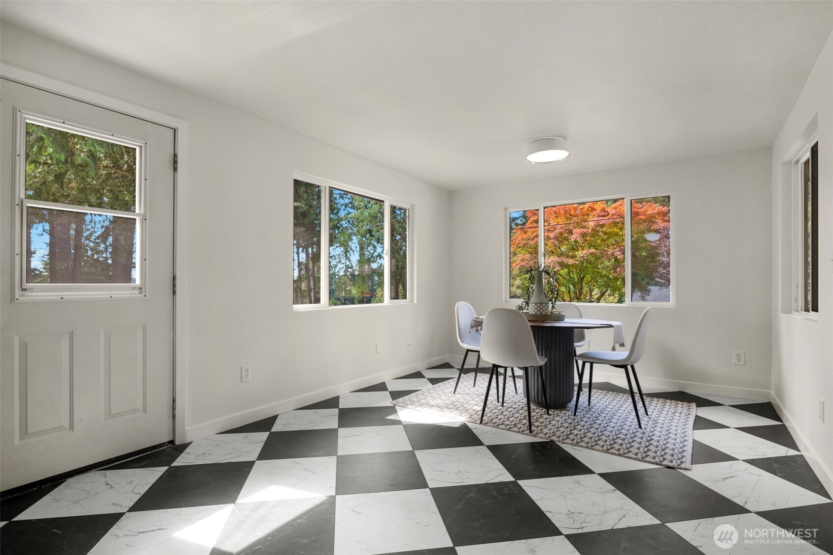 24217 4th Place Property Photo 16
