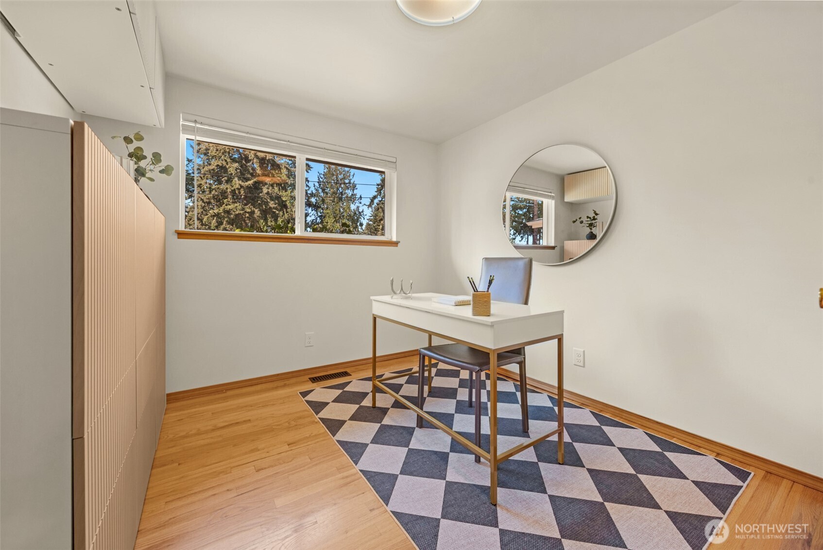 24217 4th Place Property Photo 24