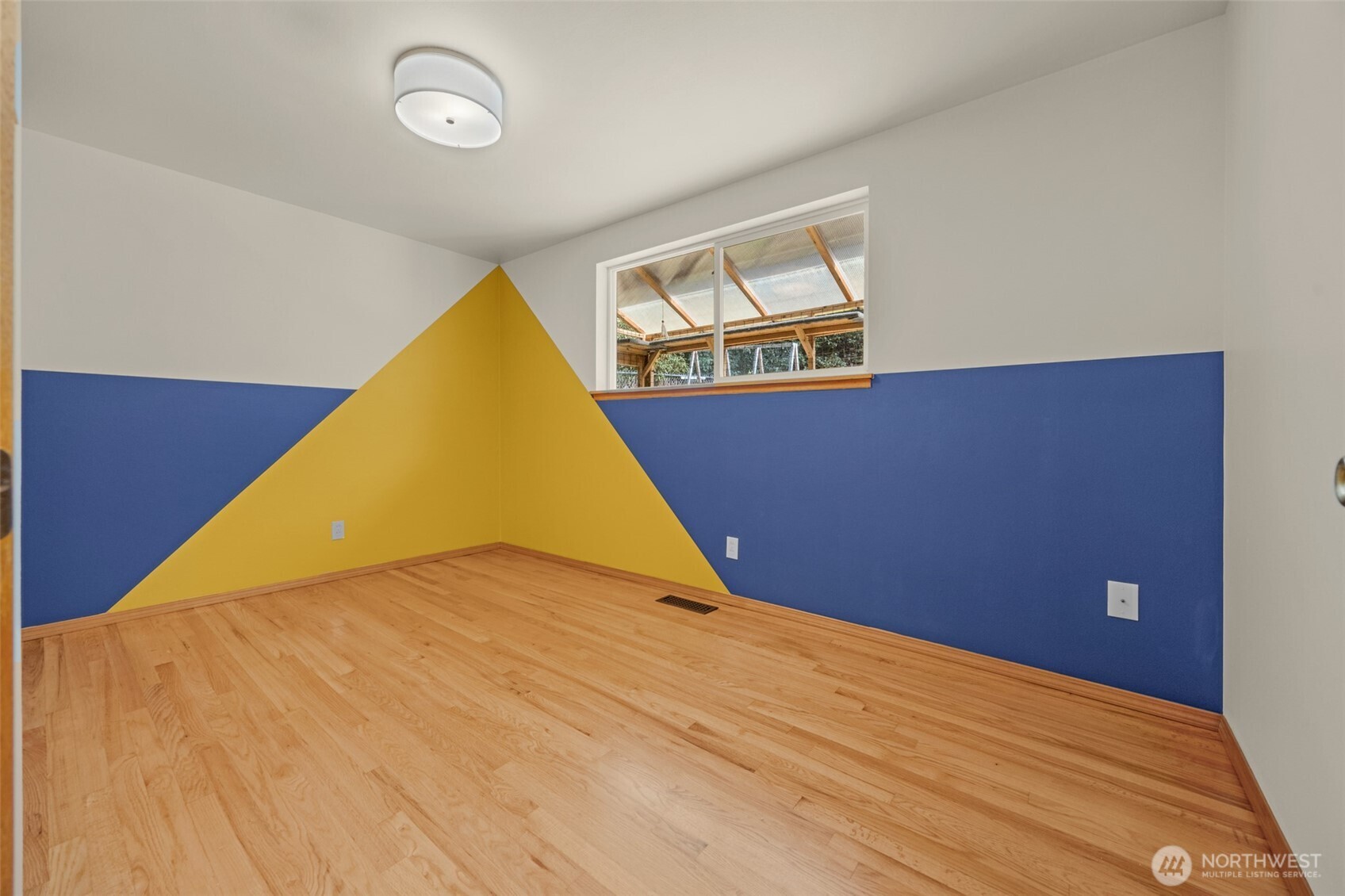 24217 4th Place Property Photo 25