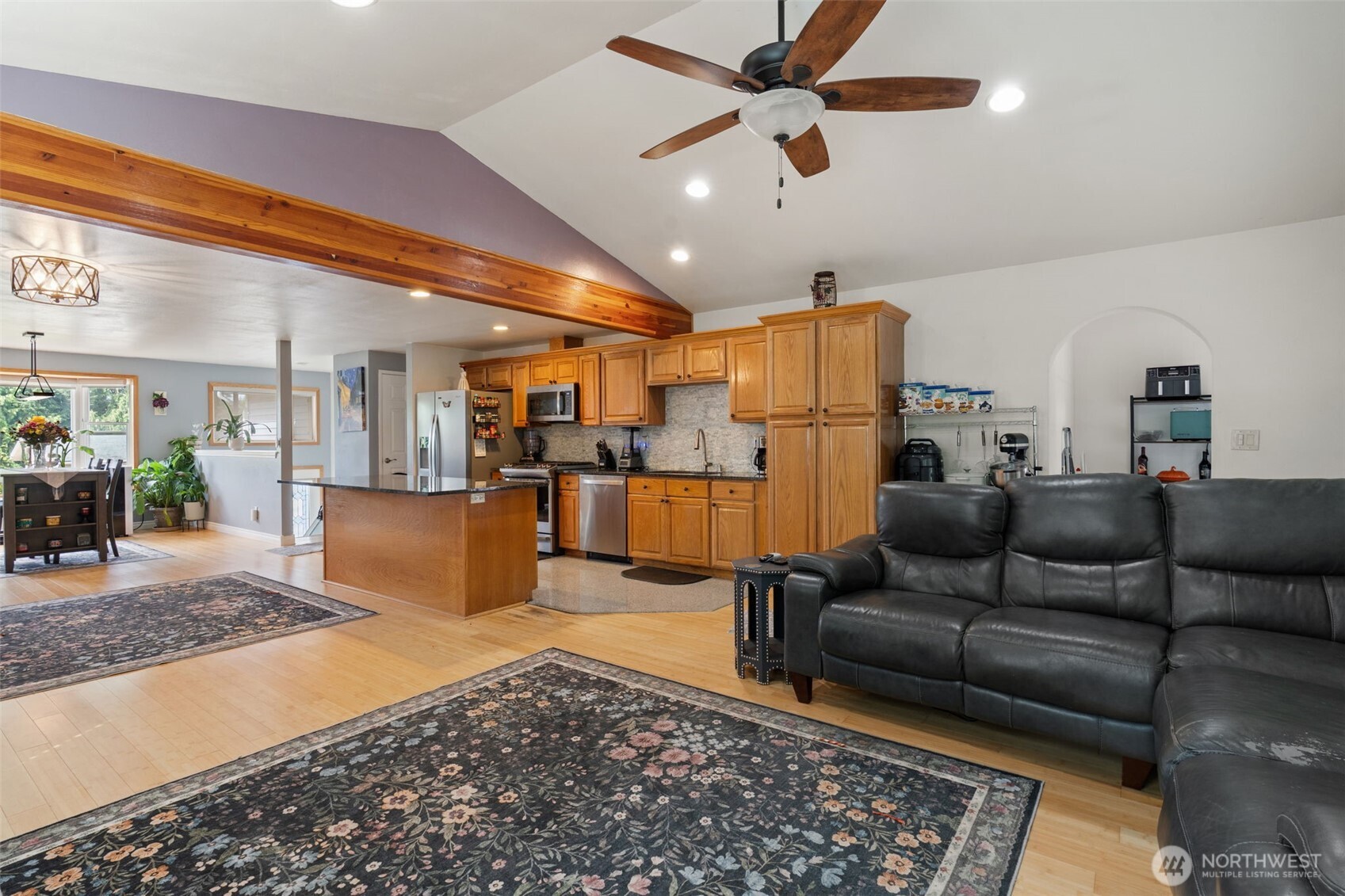7048 Aegean Boulevard Property Photo 8