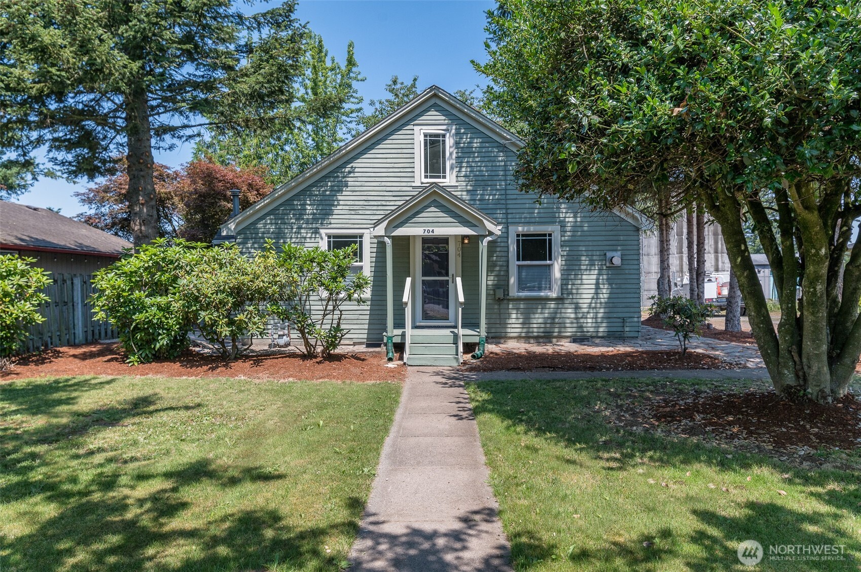 704 Roeder Street Property Photo 1