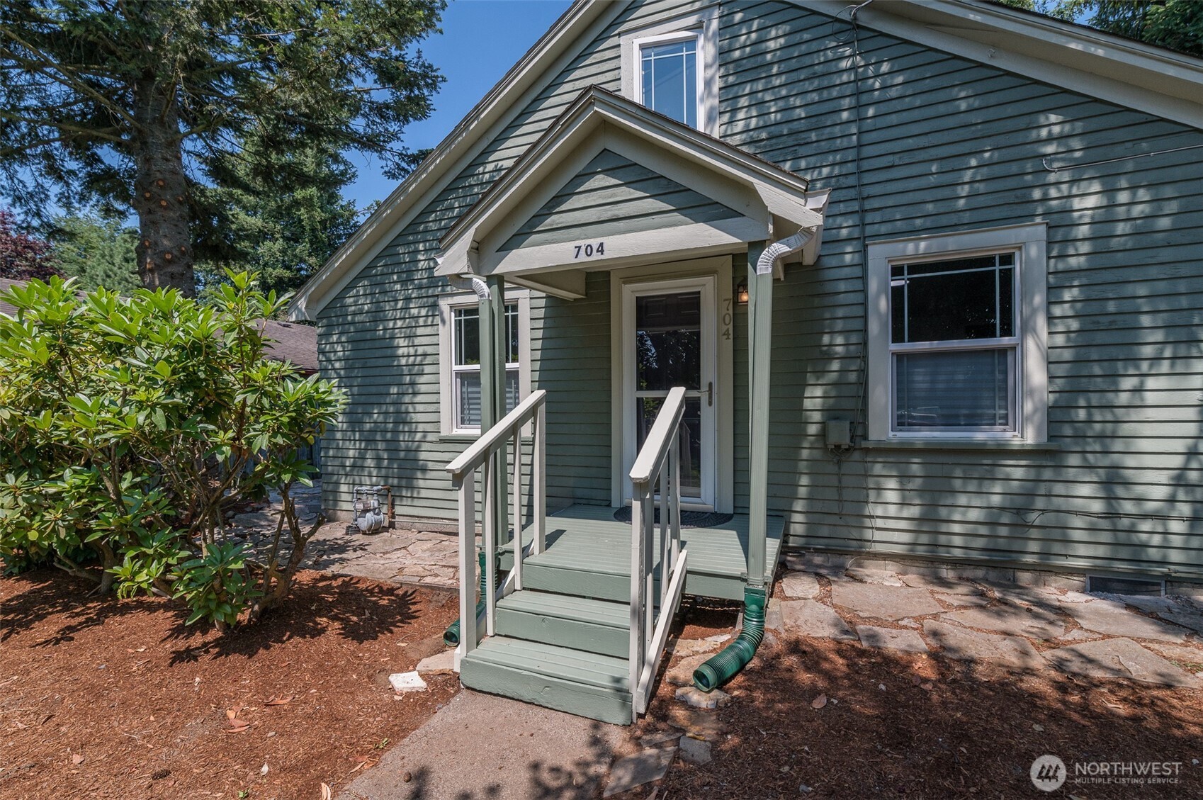 704 Roeder Street Property Photo 2