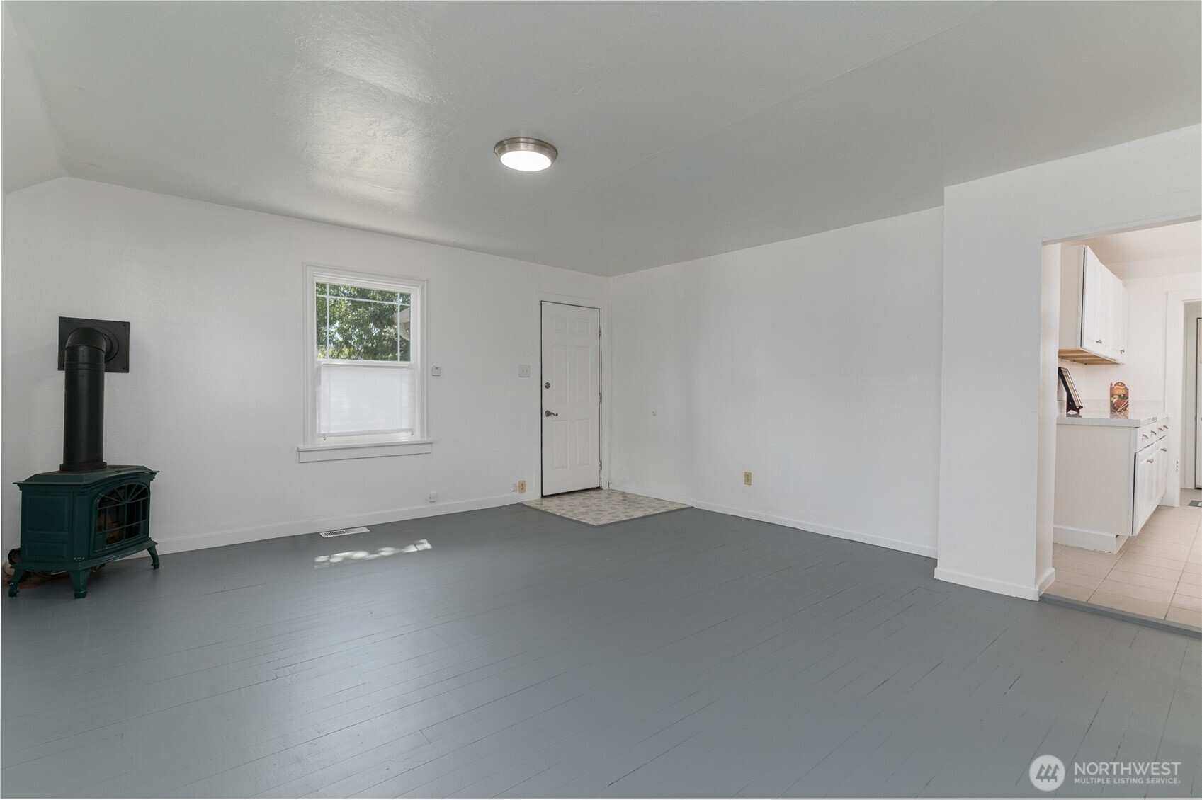 704 Roeder Street Property Photo 5