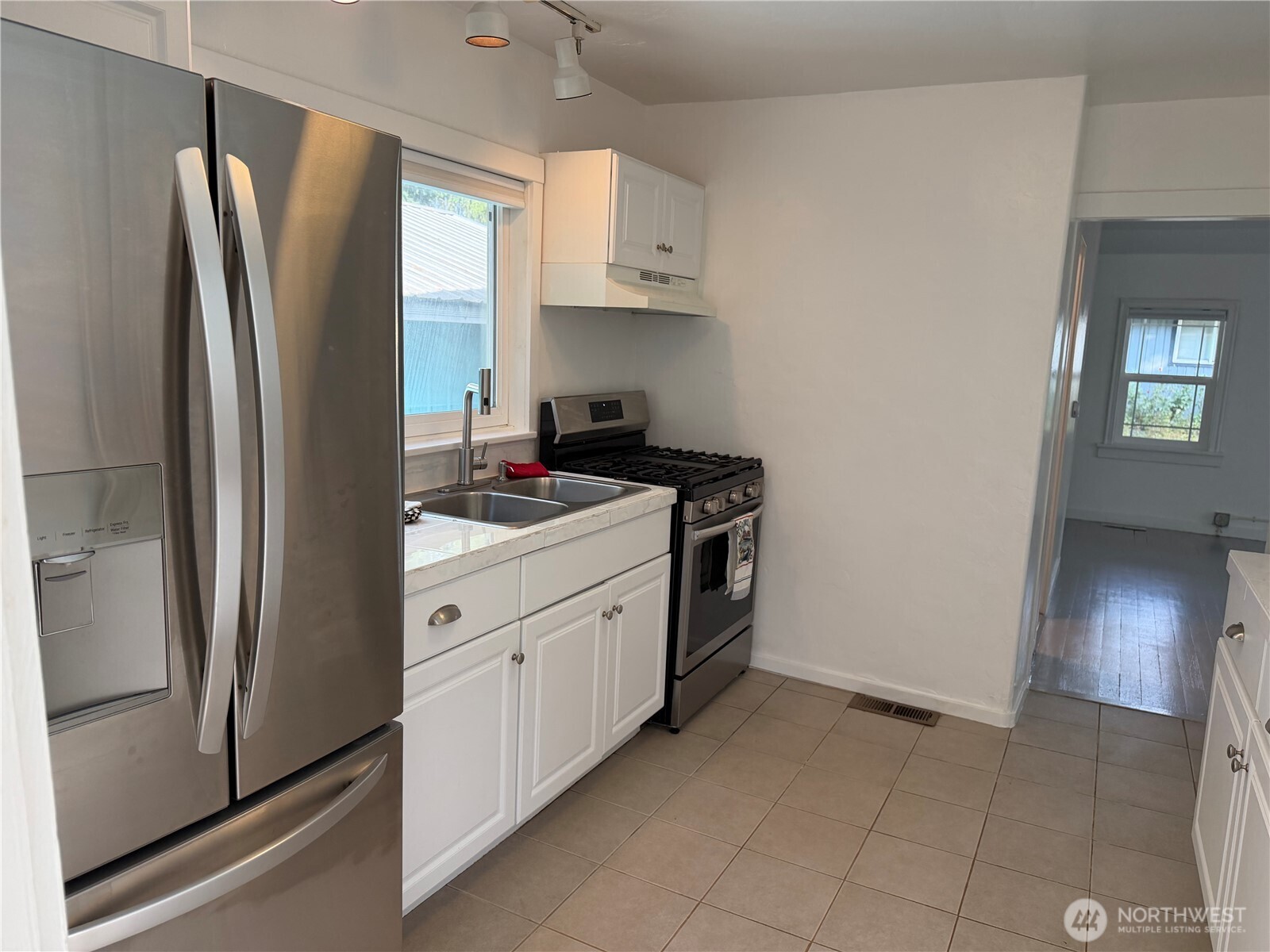 704 Roeder Street Property Photo 7