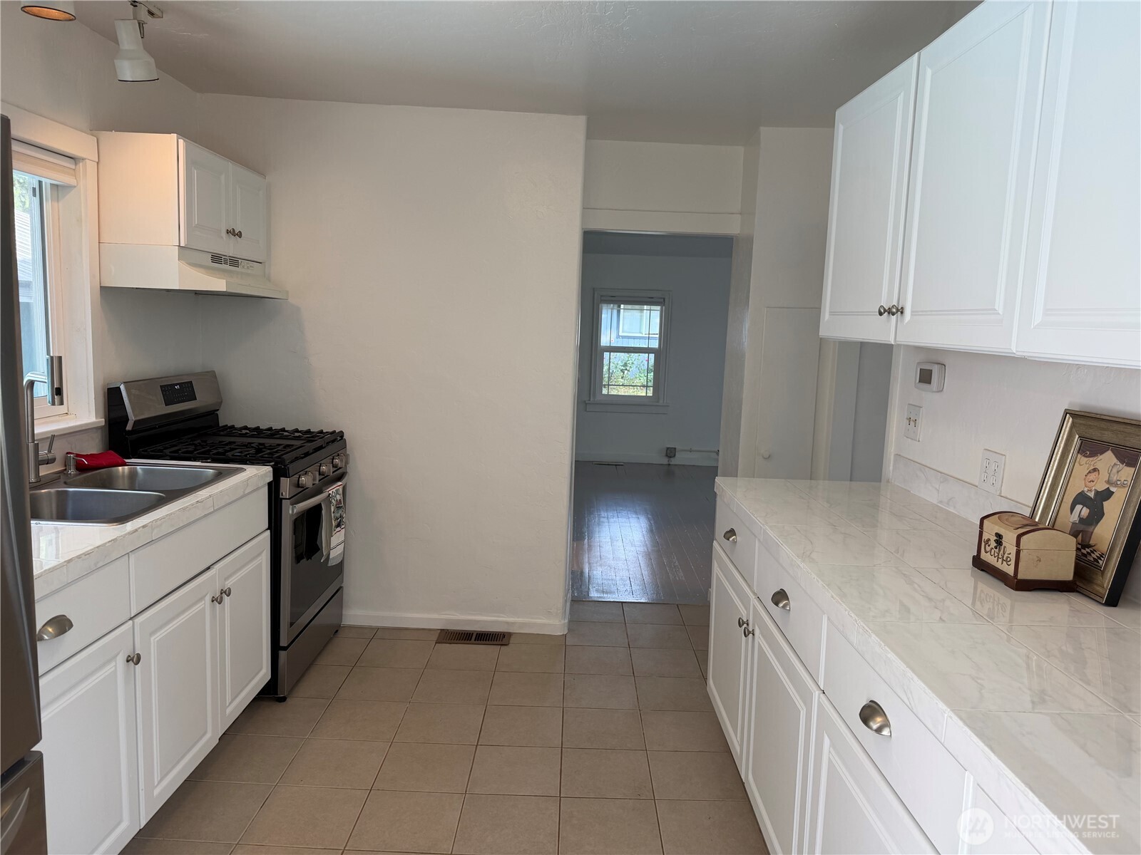 704 Roeder Street Property Photo 8