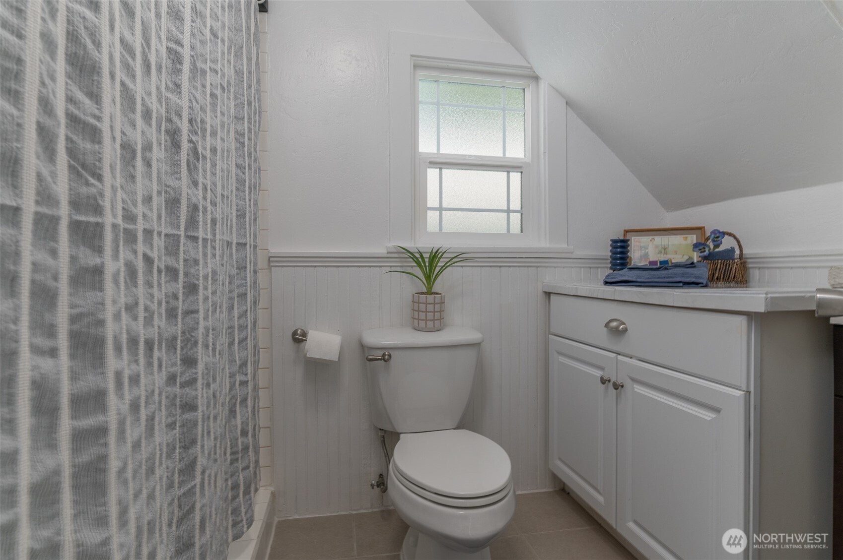 704 Roeder Street Property Photo 17