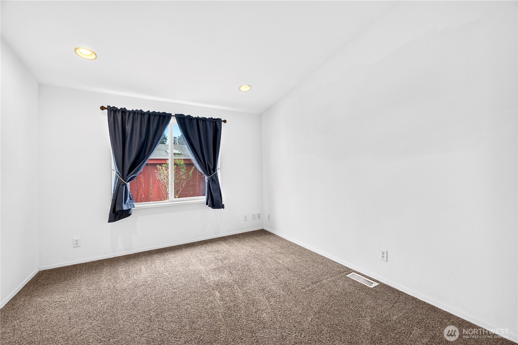 9817 196th Street 40 Property Photo 11