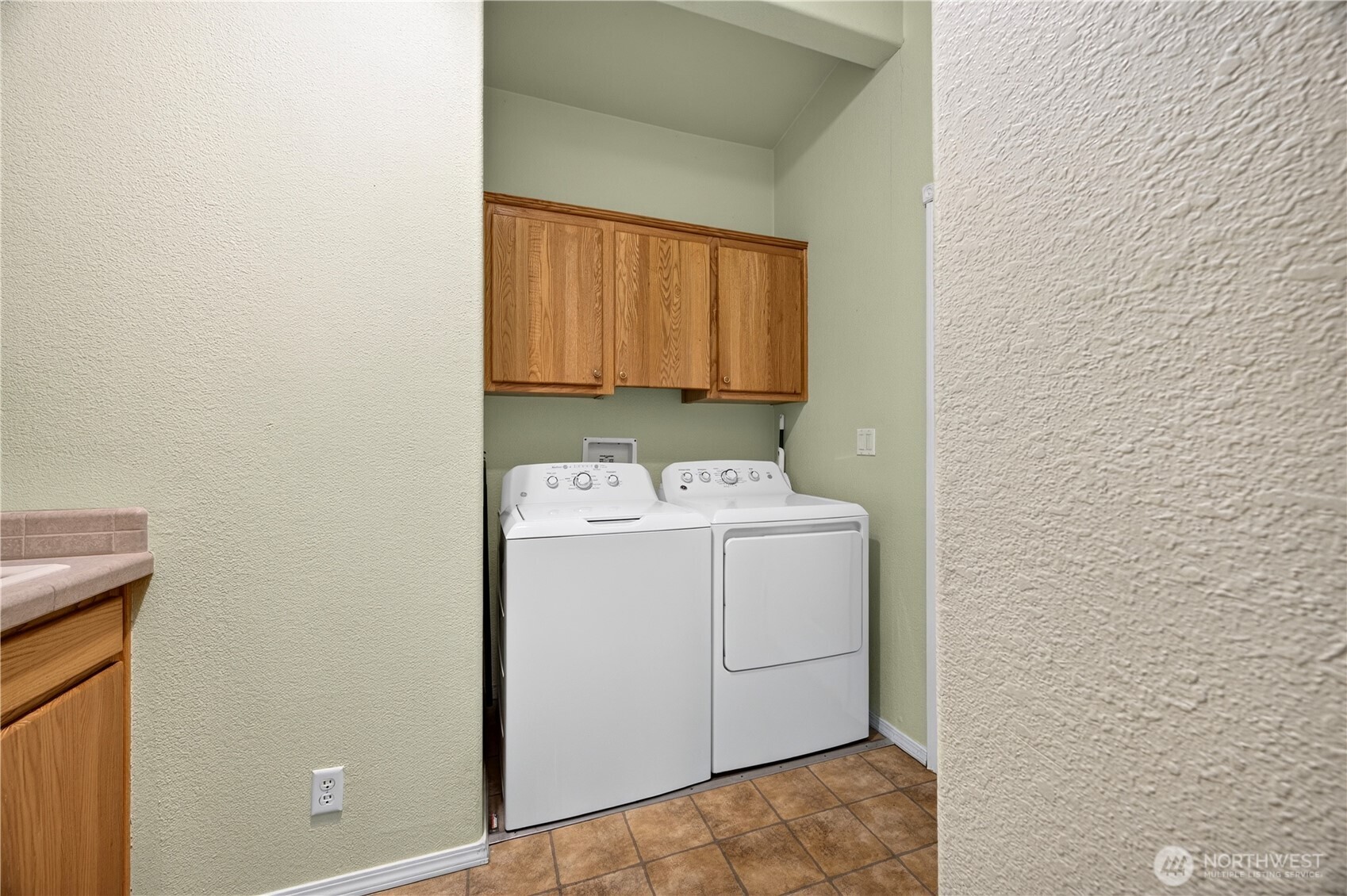 9817 196th Street 40 Property Photo 16