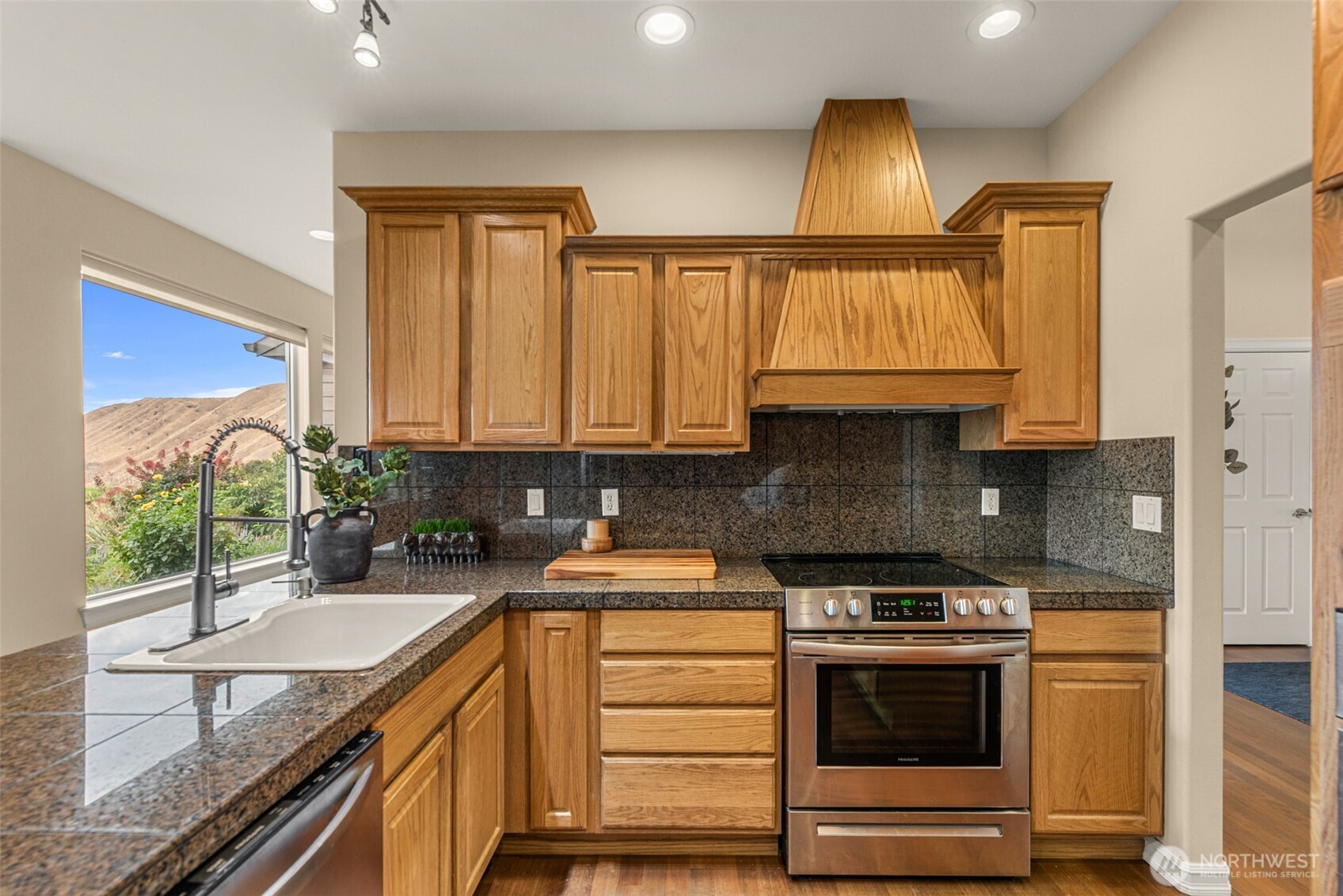 3045 Eastview Lane Property Photo 12