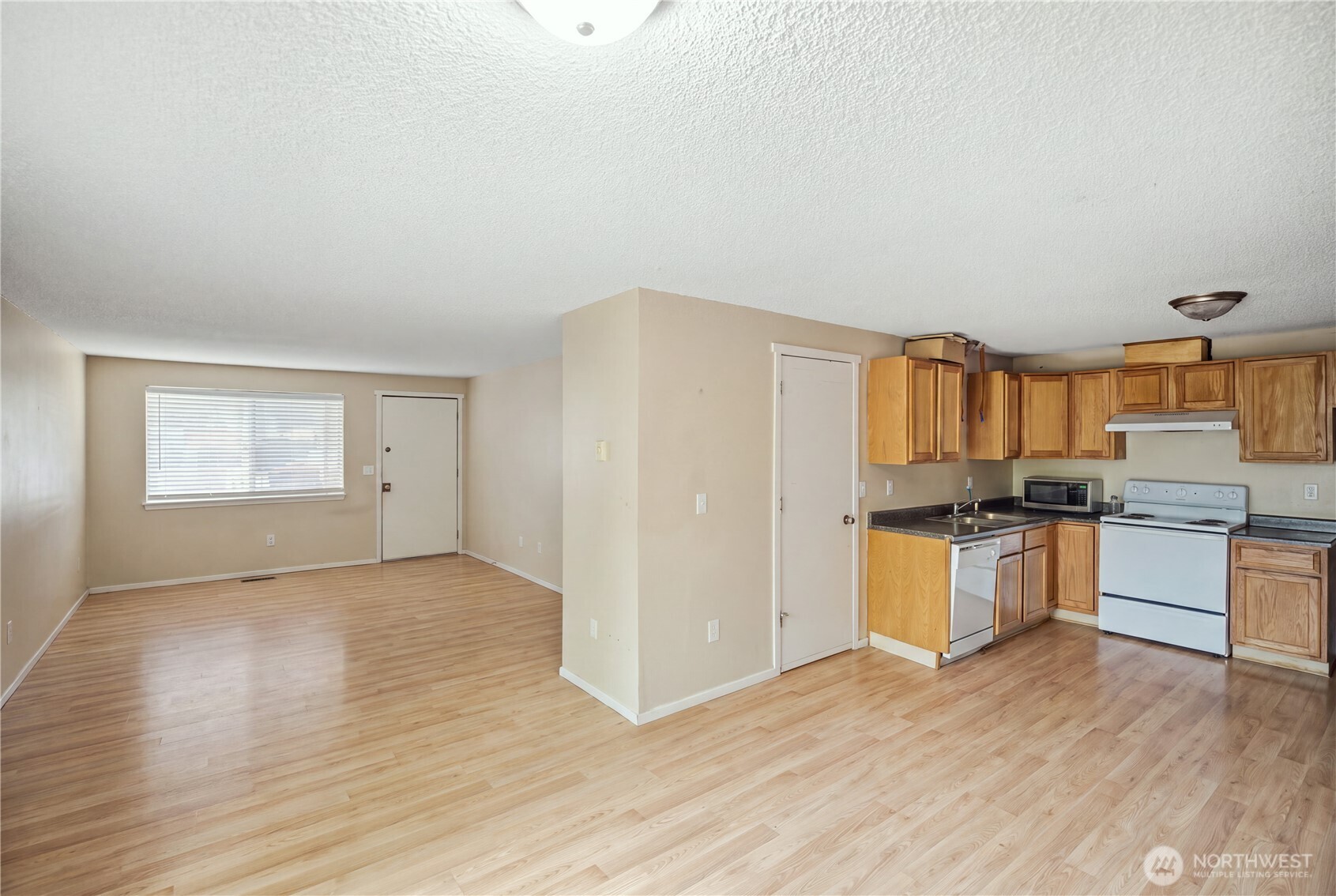 3760 E T Street Property Photo 9