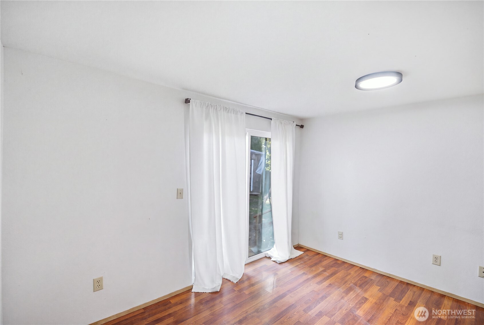 3760 E T Street Property Photo 18