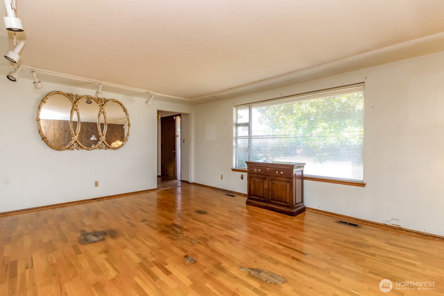 7043 Tacoma Avenue Property Photo 6