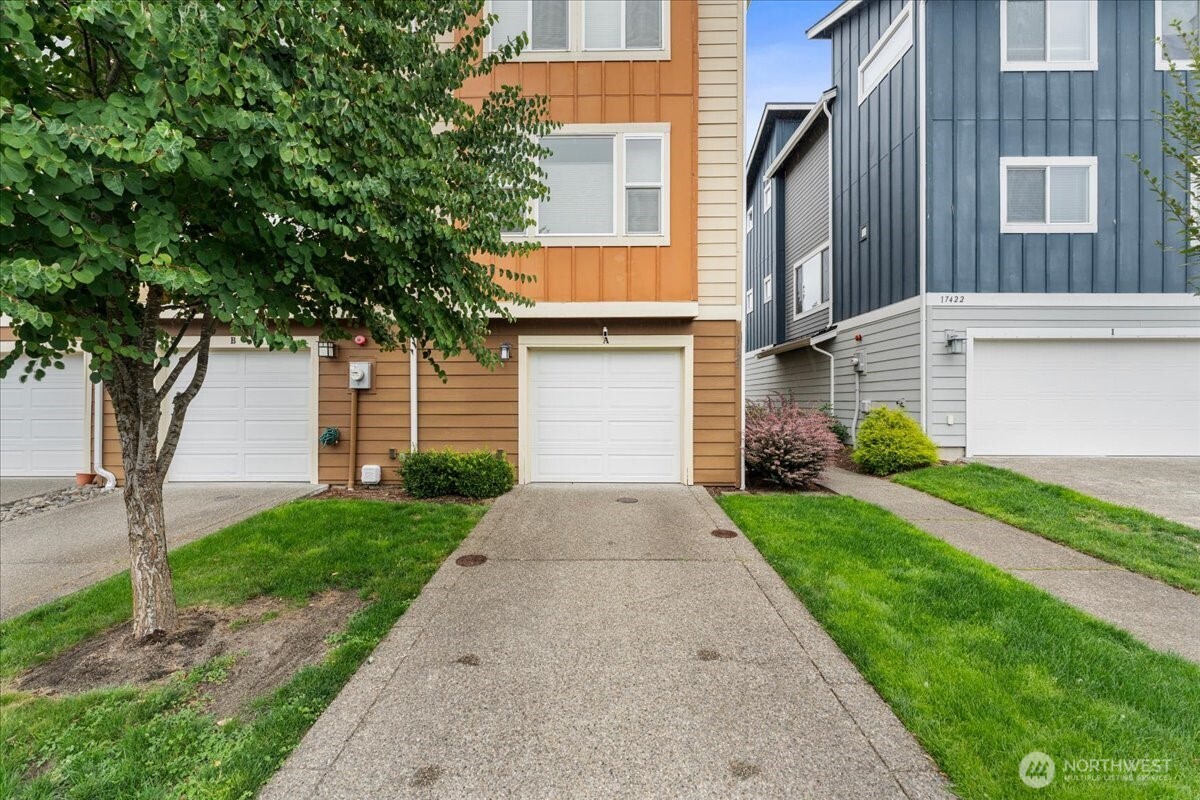 17424 118th Avenue Ct A Property Photo 2