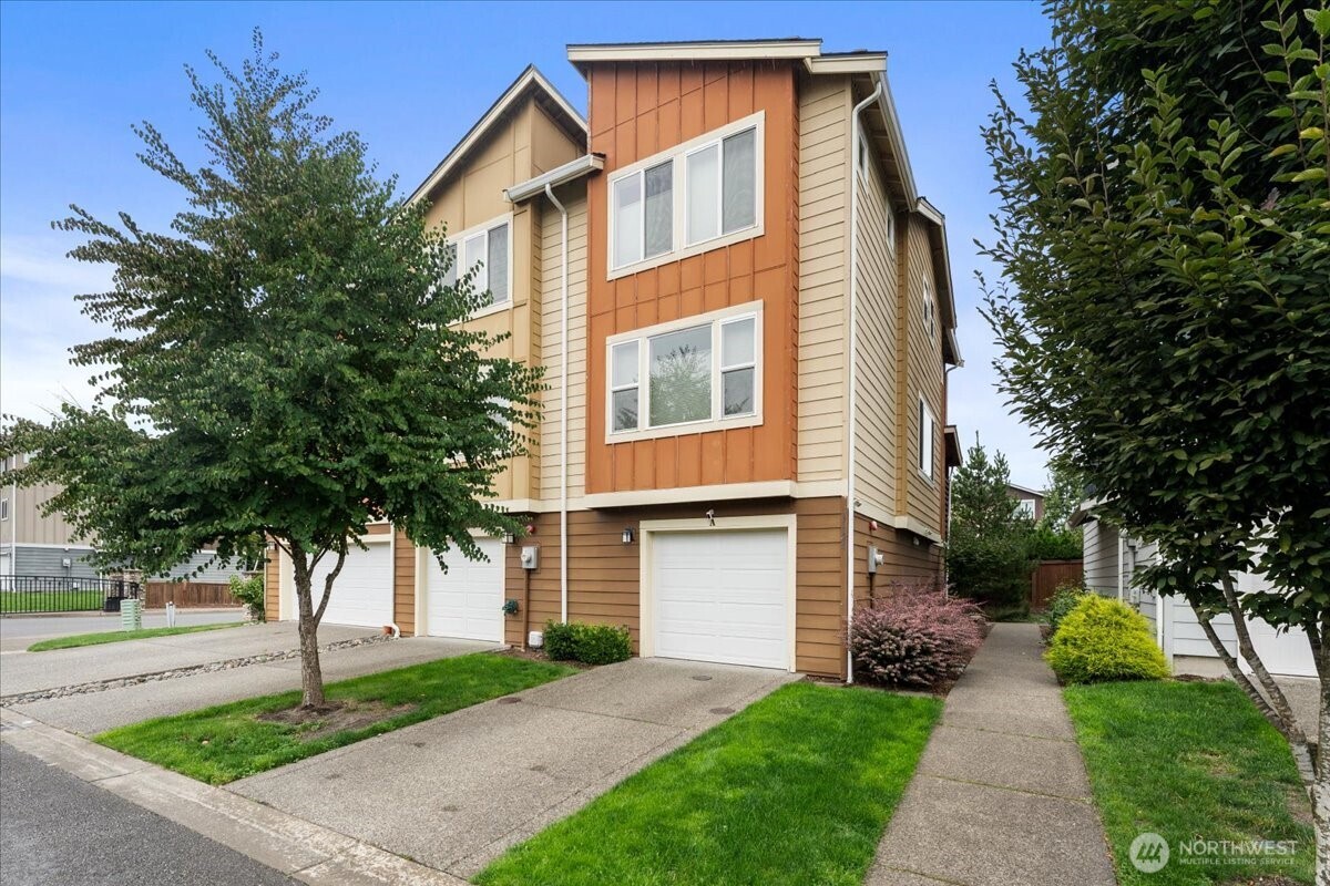 17424 118th Avenue Ct A Property Photo 3