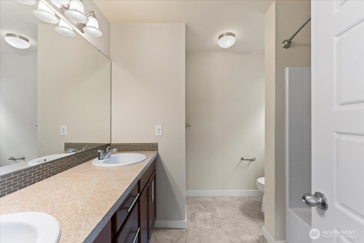 17424 118th Avenue Ct A Property Photo 25