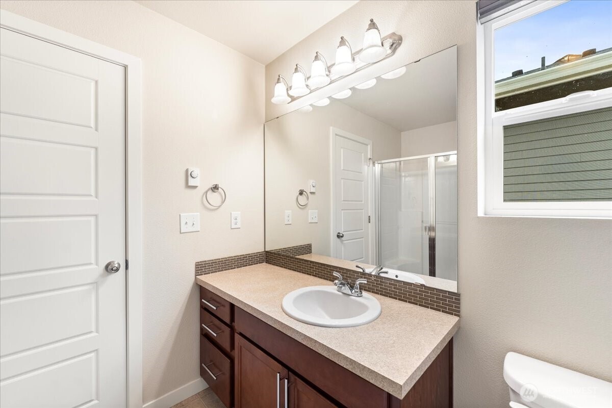 17424 118th Avenue Ct A Property Photo 32