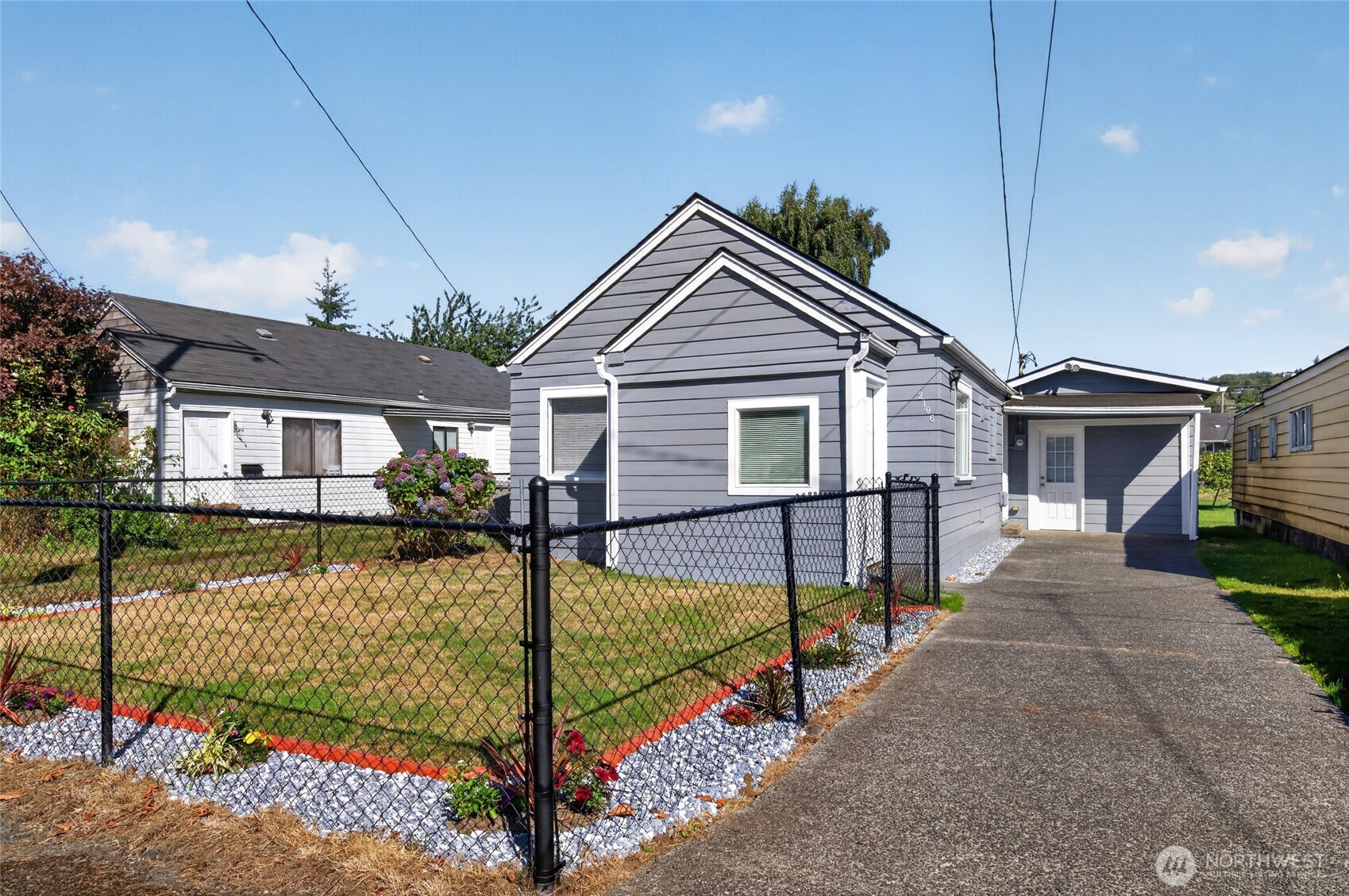 2106 W 2nd Street Property Photo 1