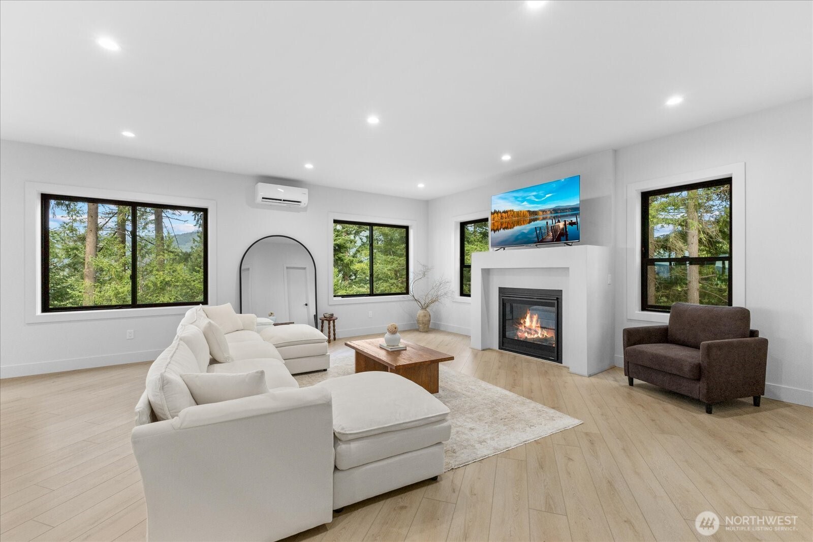 11 Oval Court Property Photo 6