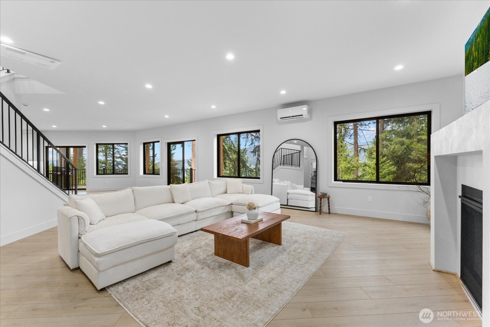11 Oval Court Property Photo 7