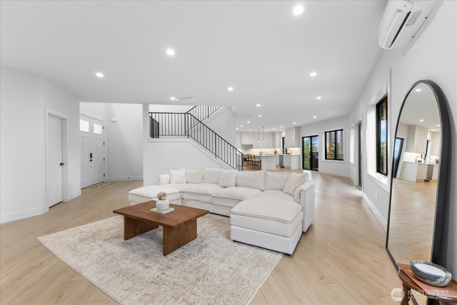 11 Oval Court Property Photo 8