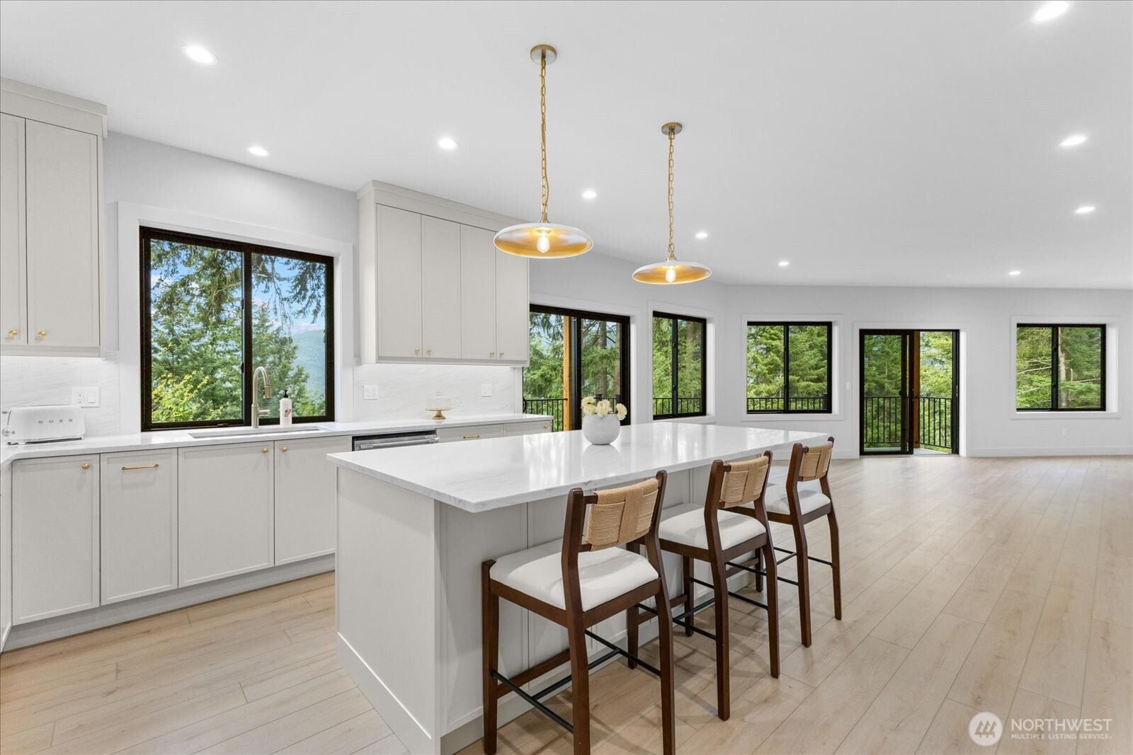 11 Oval Court Property Photo 13