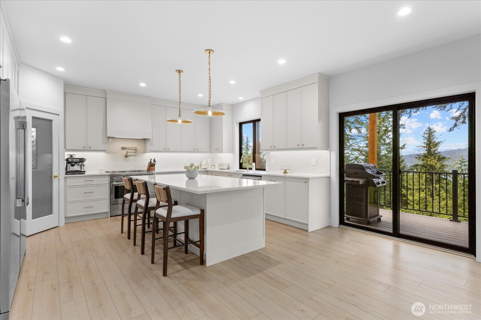 11 Oval Court Property Photo 14