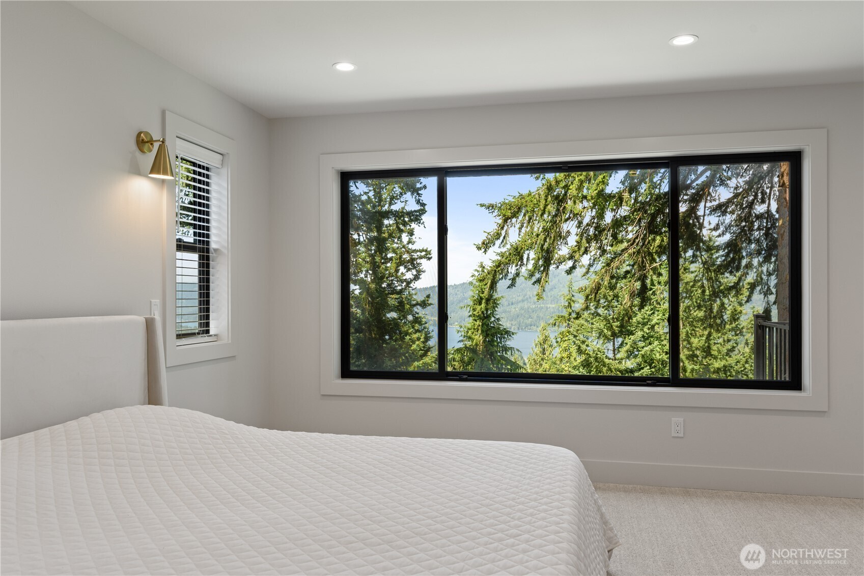 11 Oval Court Property Photo 17