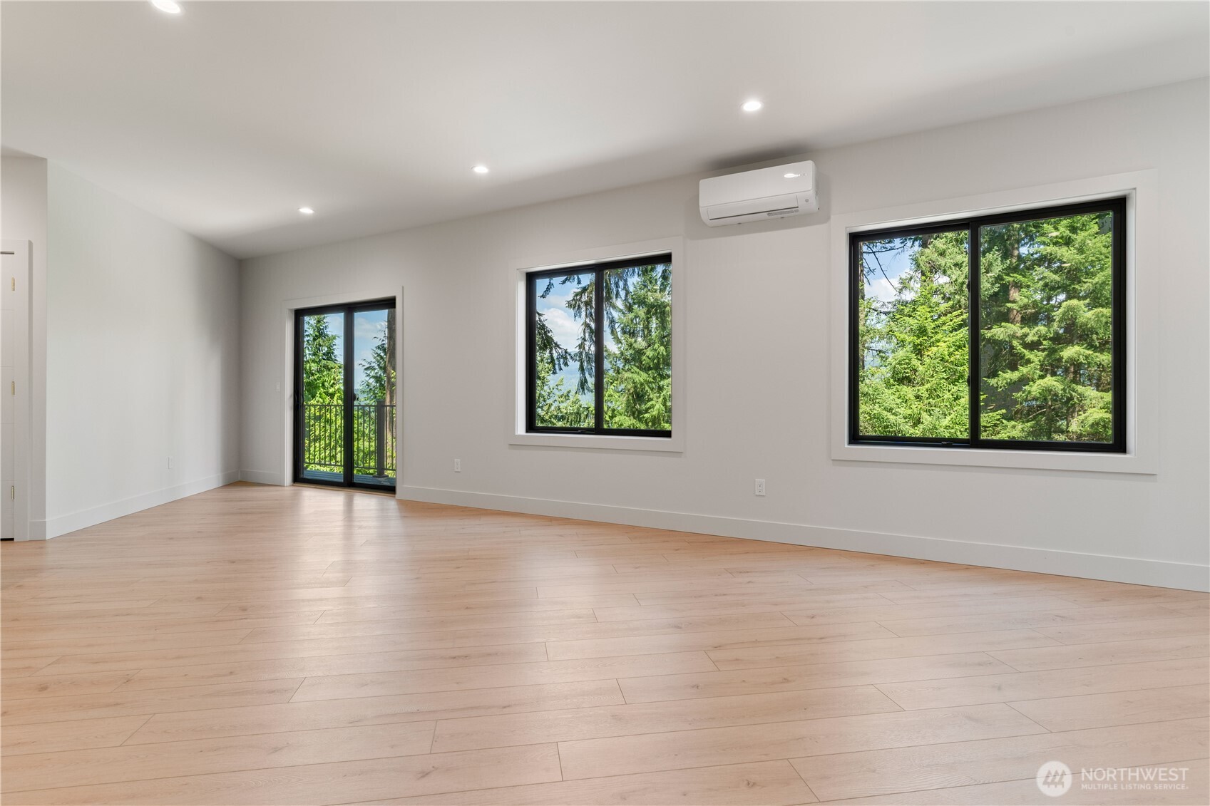 11 Oval Court Property Photo 28