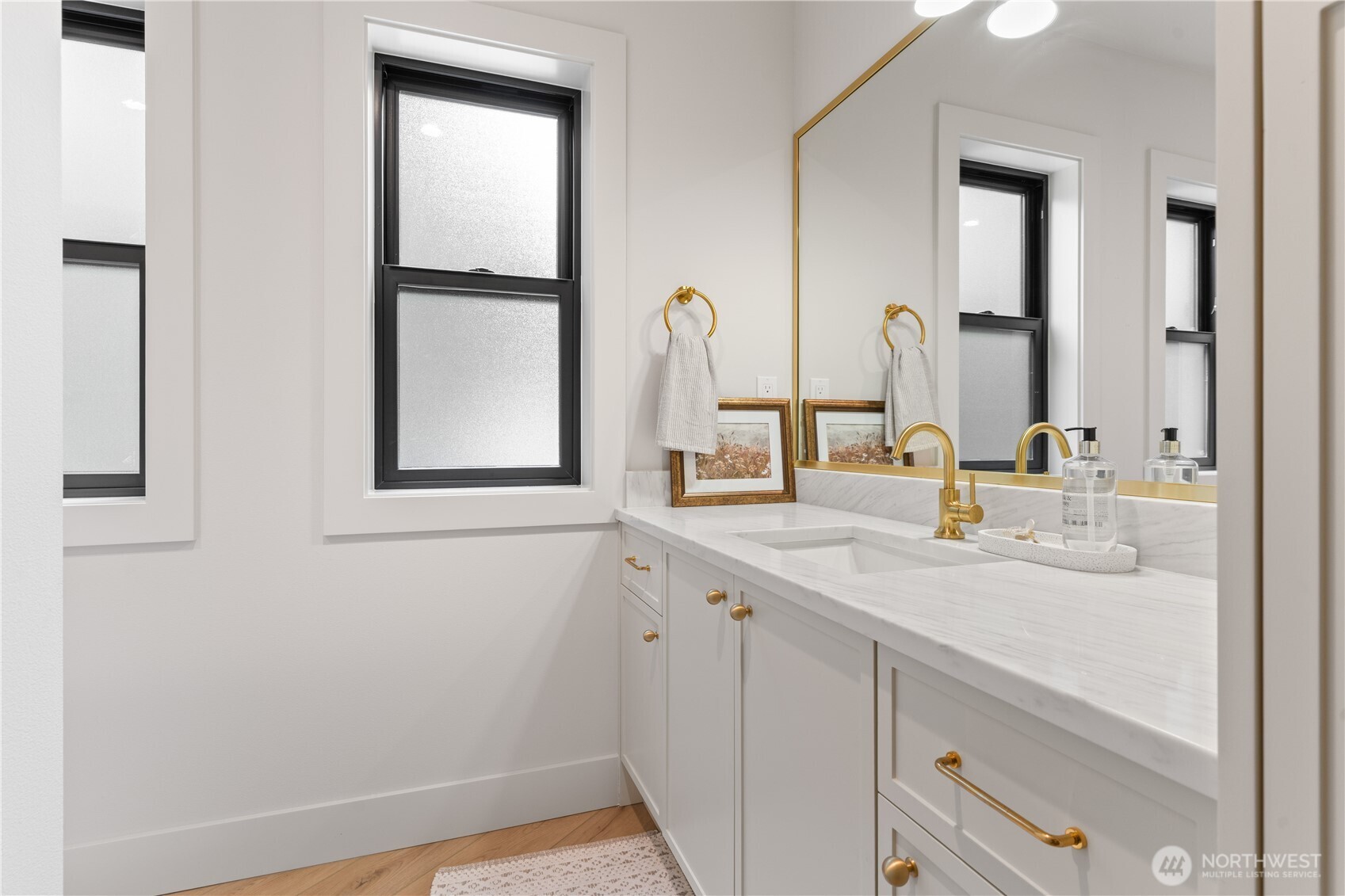 11 Oval Court Property Photo 36