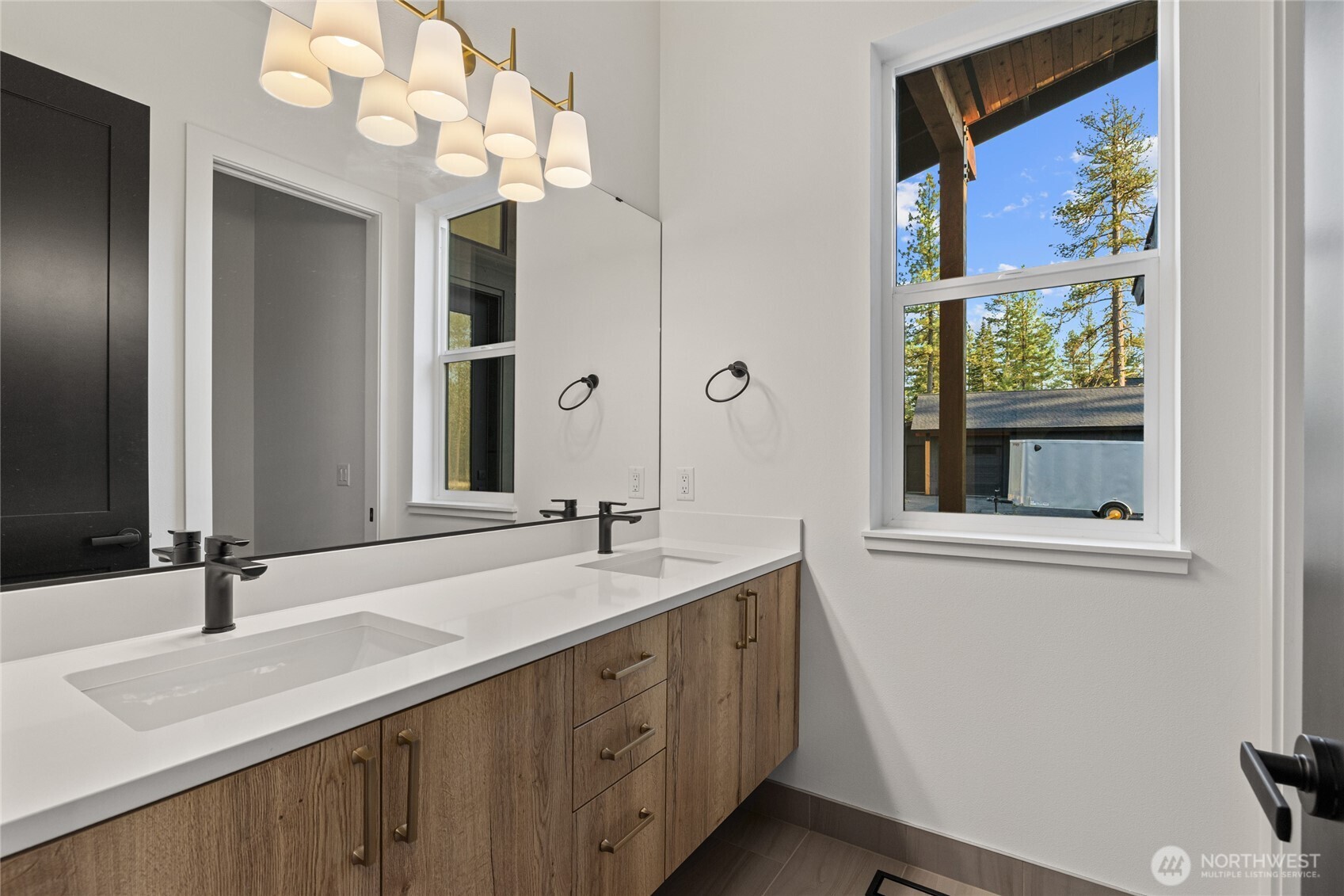 1700 Wanawish Loop Property Photo 12