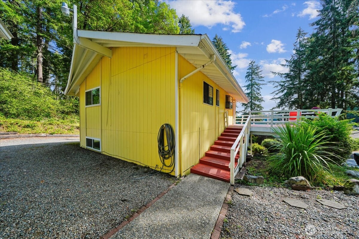 10006 Eagle Place Property Photo 10