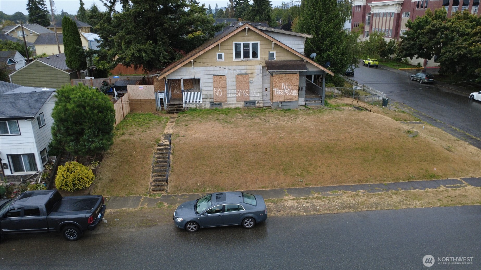 1703 Oakes Property Photo 1