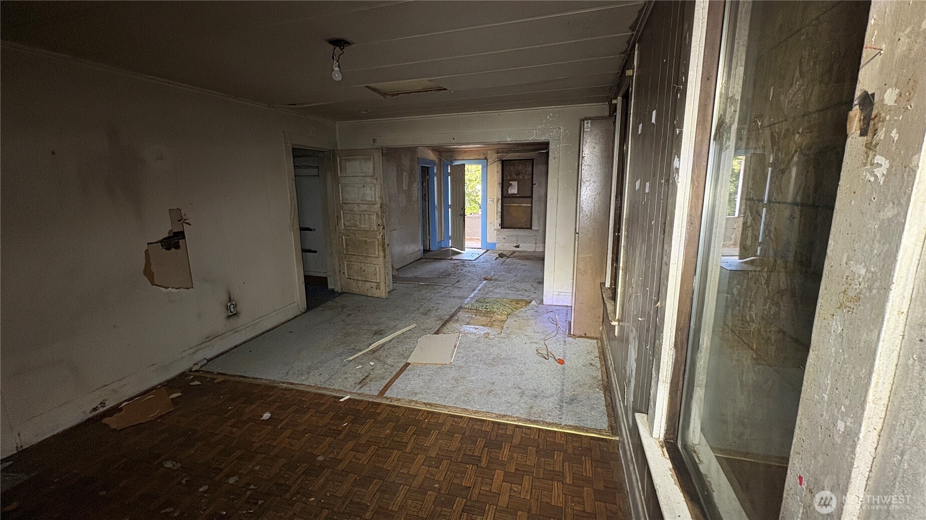 1703 Oakes Property Photo 6