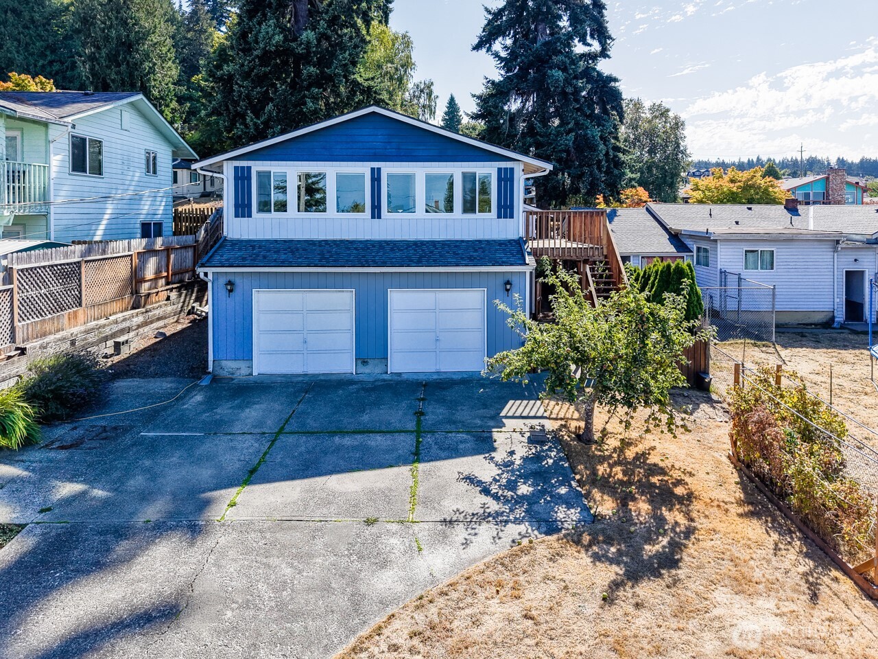 1127 E 6th Street Property Photo 2