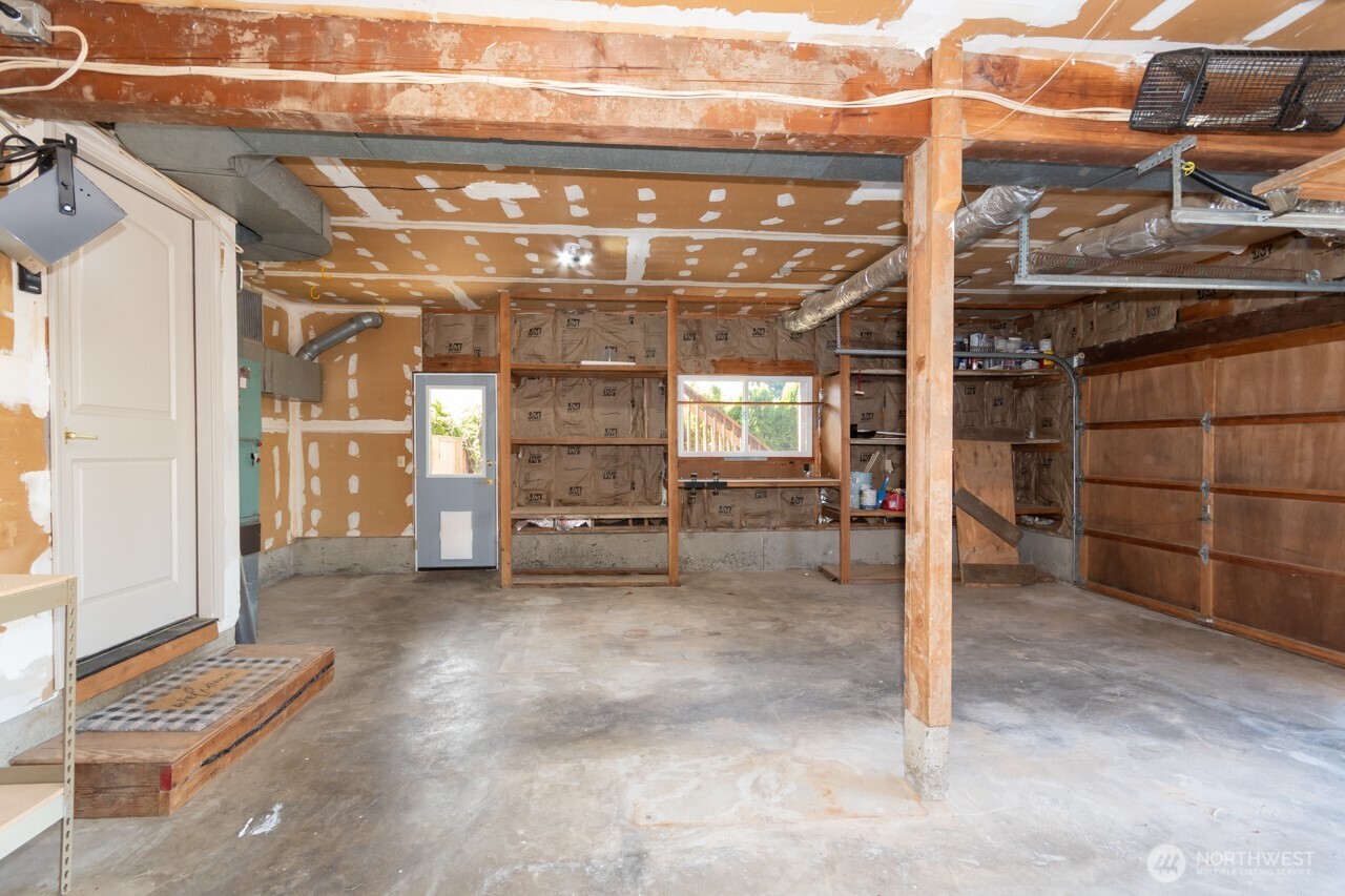 1127 E 6th Street Property Photo 33