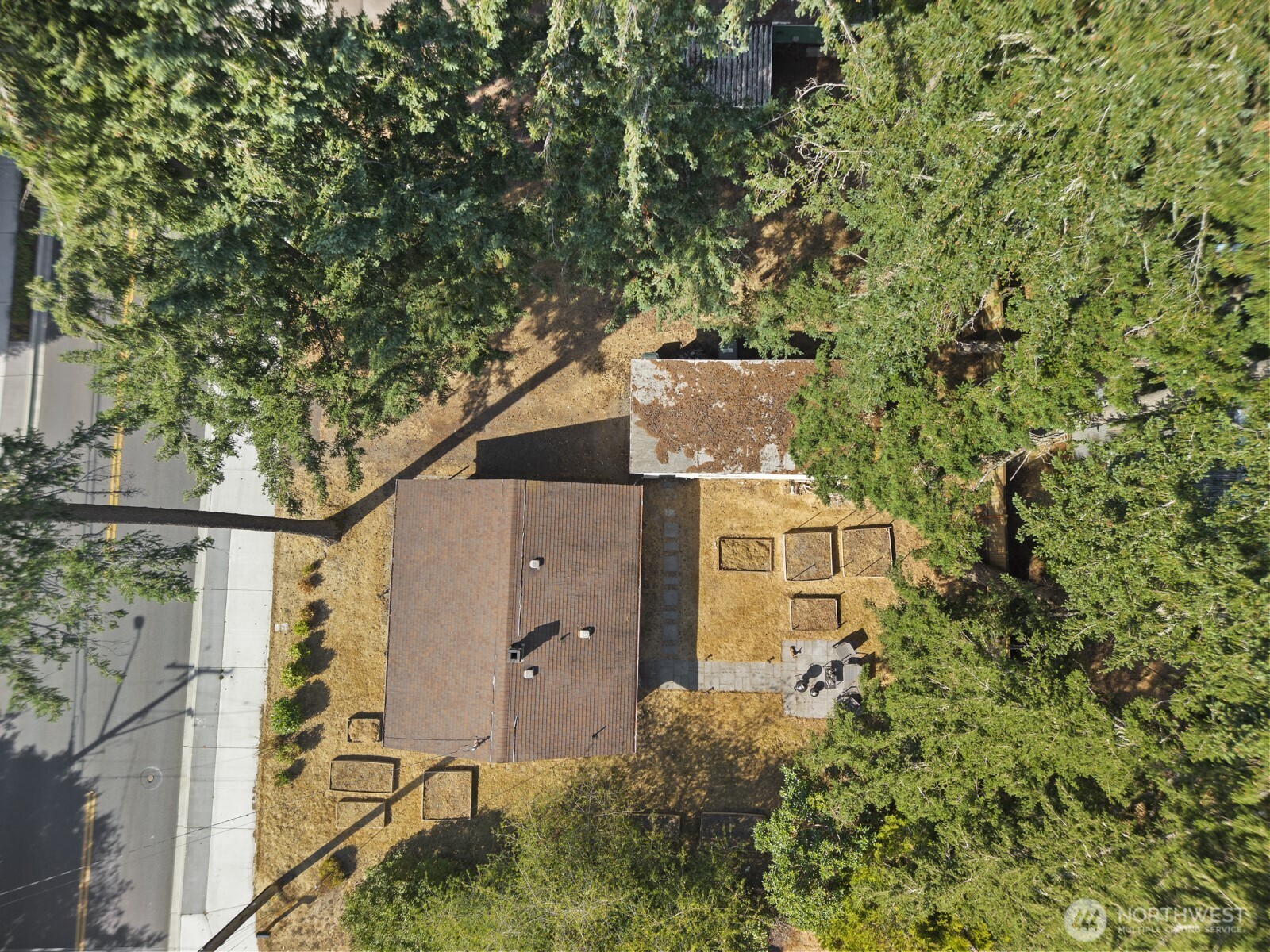 9701 Hipkins Road Property Photo 2