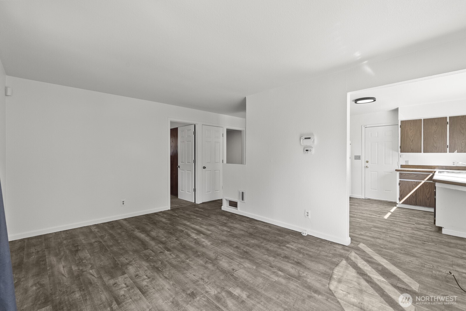 9701 Hipkins Road Property Photo 7