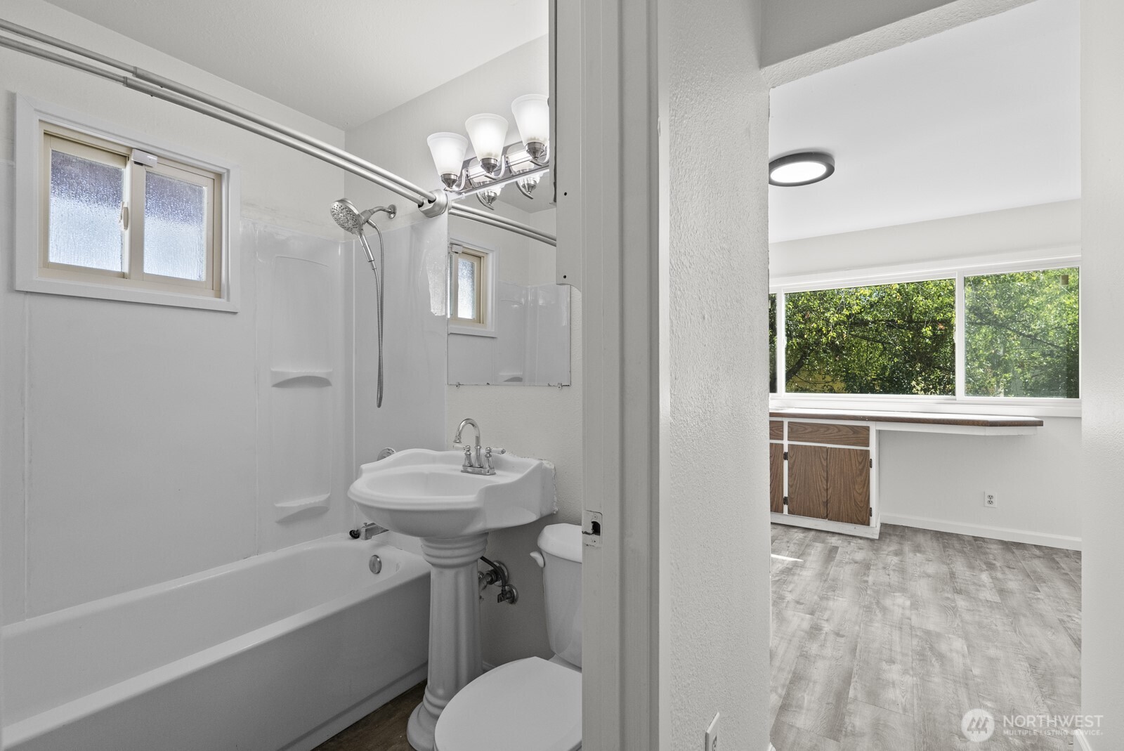 9701 Hipkins Road Property Photo 11