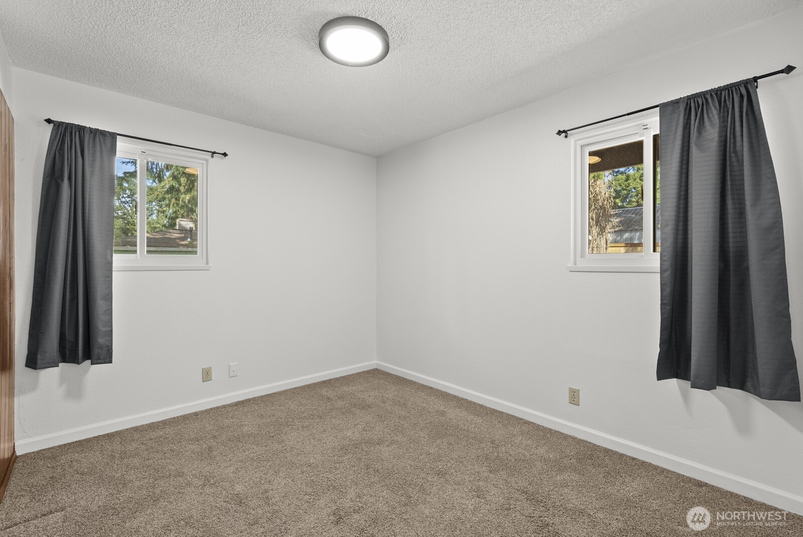 9701 Hipkins Road Property Photo 12