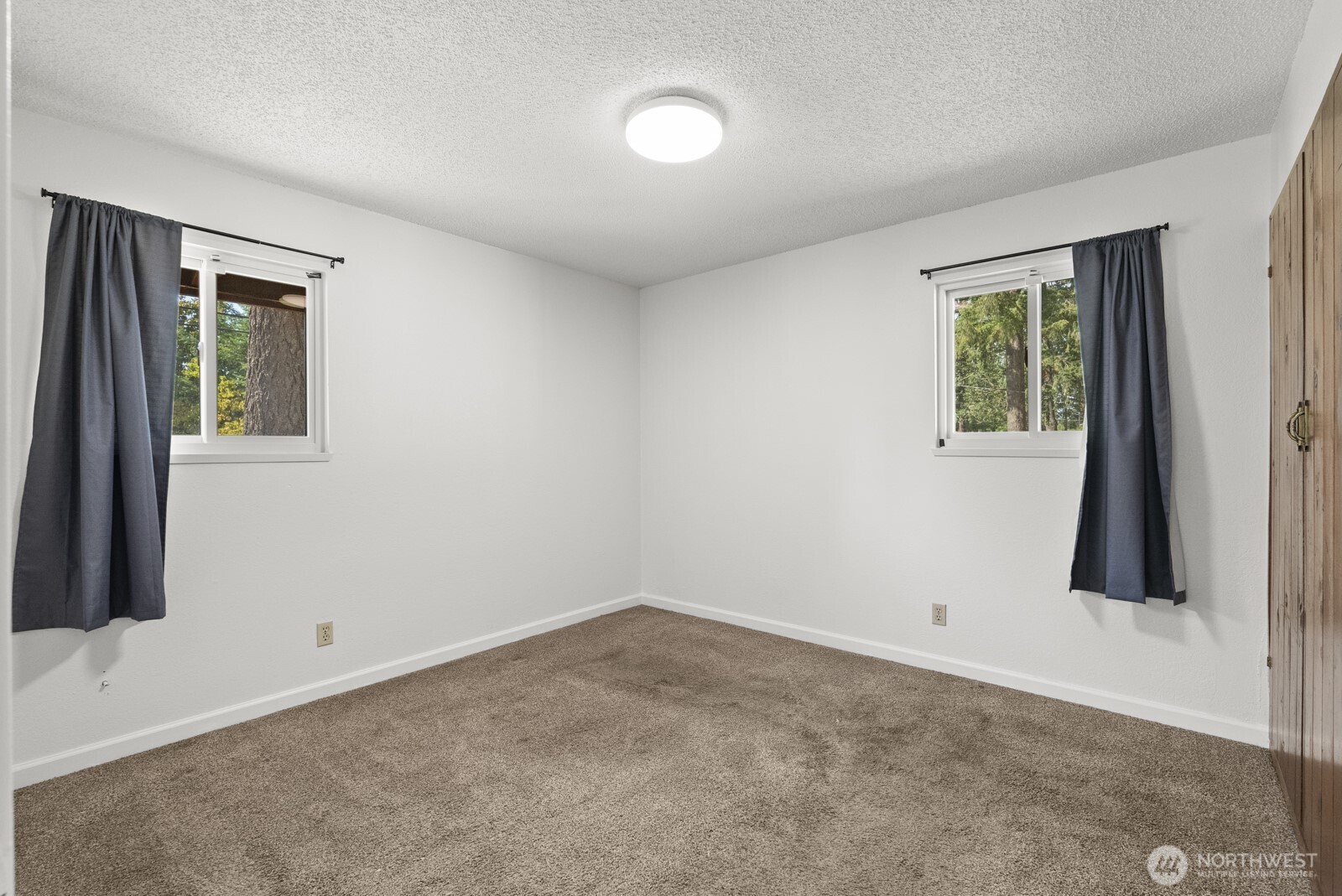 9701 Hipkins Road Property Photo 14