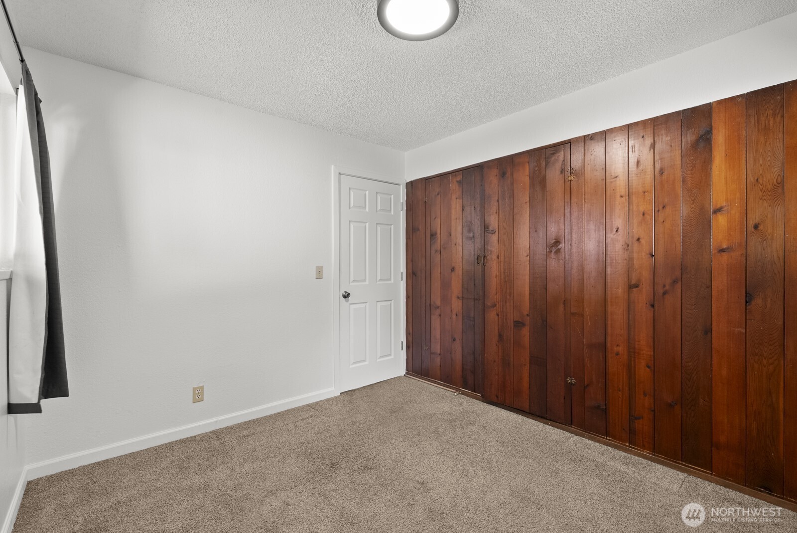 9701 Hipkins Road Property Photo 15