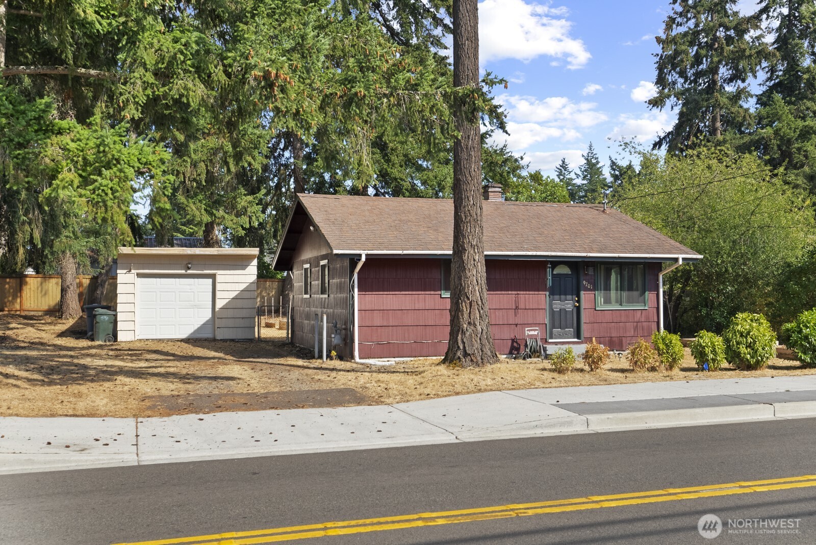 9701 Hipkins Road Property Photo 17