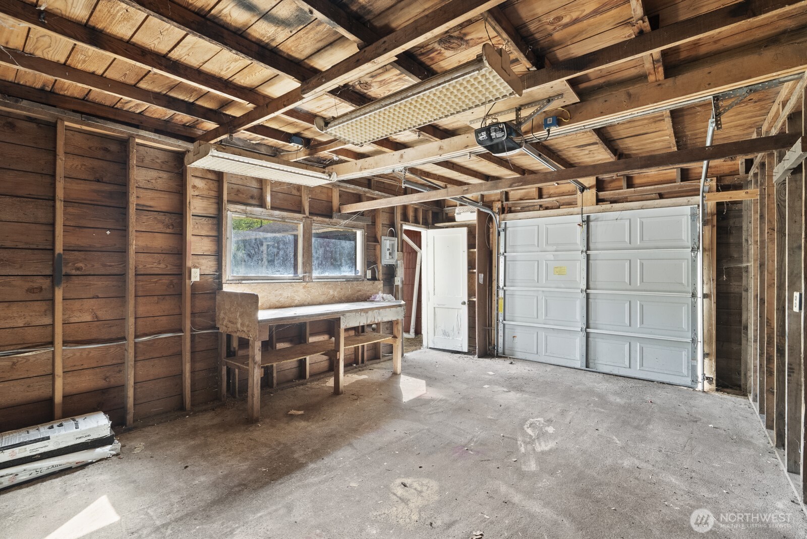 9701 Hipkins Road Property Photo 18