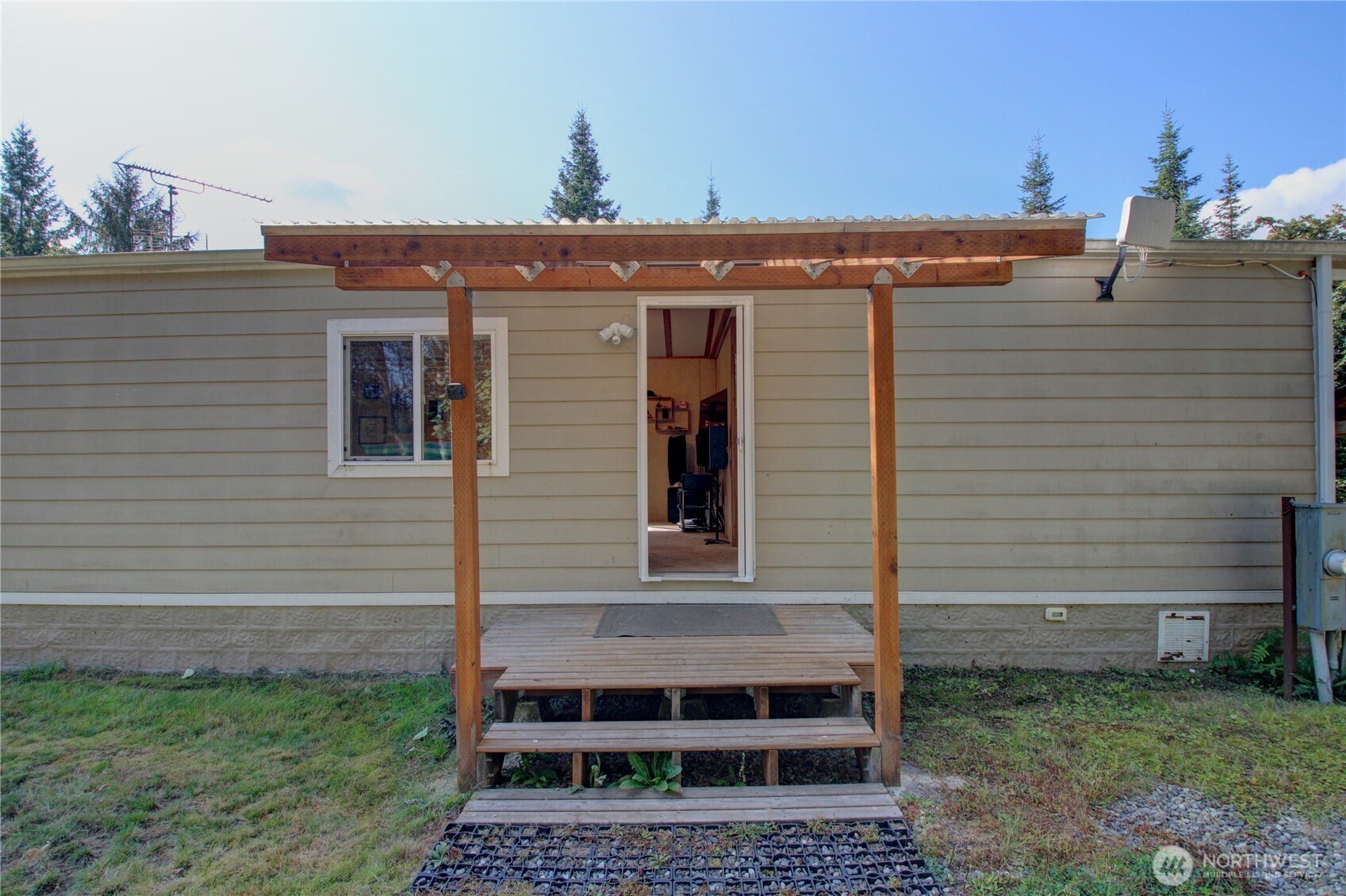18025 Cedar Ponds Road Property Photo 4