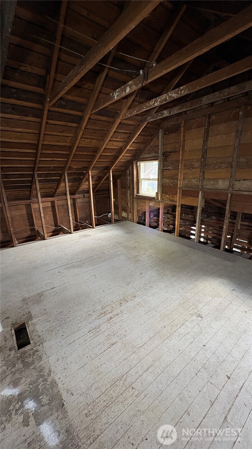 2005 Rockefeller Property Photo 25