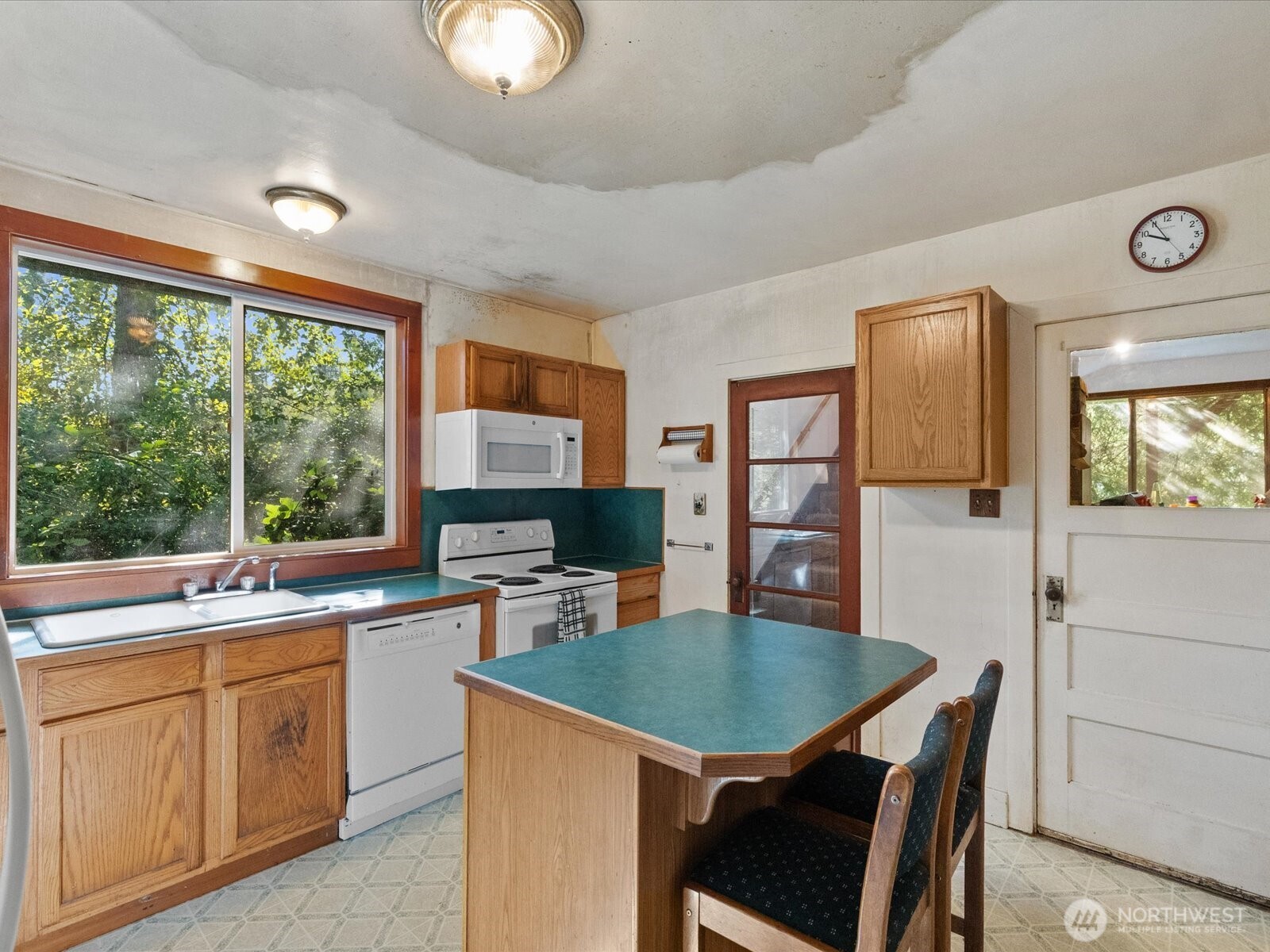 20016 Menzel Lake Road Property Photo 8