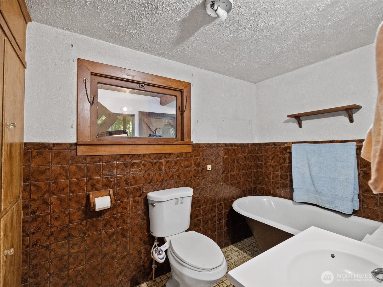 20016 Menzel Lake Road Property Photo 11